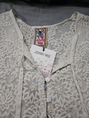 JOHNNY WAS Embroidered Cream Tunic Top